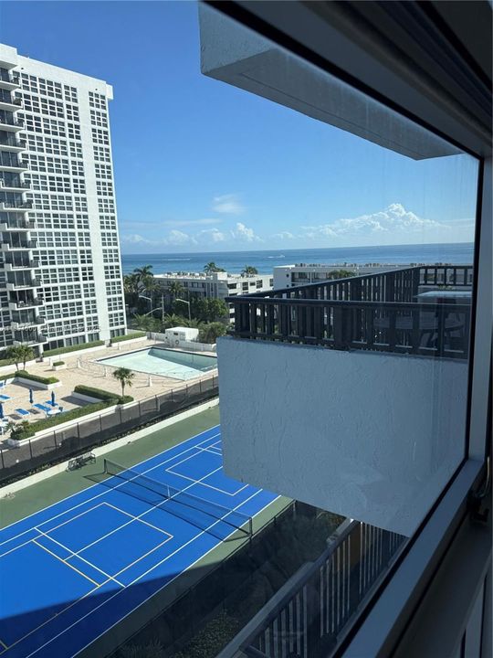 Active With Contract: $2,100 (2 beds, 2 baths, 1050 Square Feet)