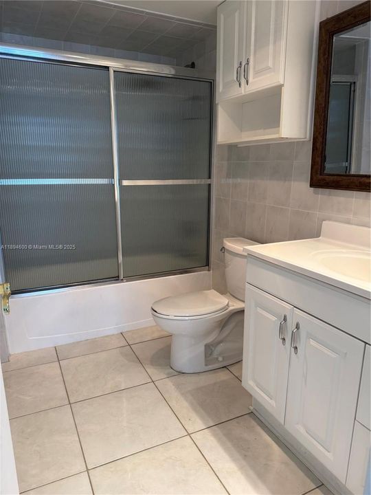 Active With Contract: $2,100 (2 beds, 2 baths, 1050 Square Feet)