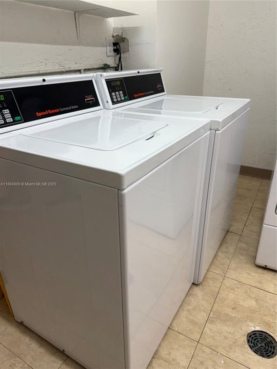 Active With Contract: $2,100 (2 beds, 2 baths, 1050 Square Feet)