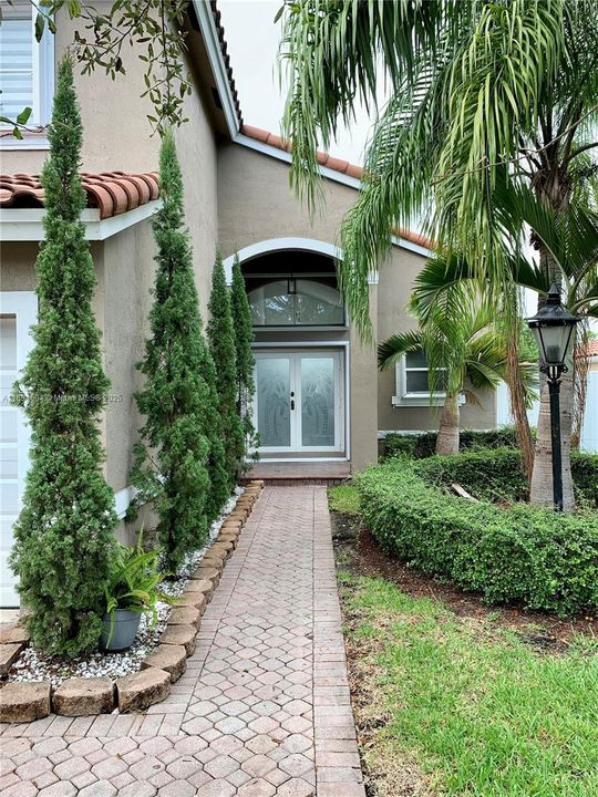 Active With Contract: $4,150 (4 beds, 2 baths, 2174 Square Feet)