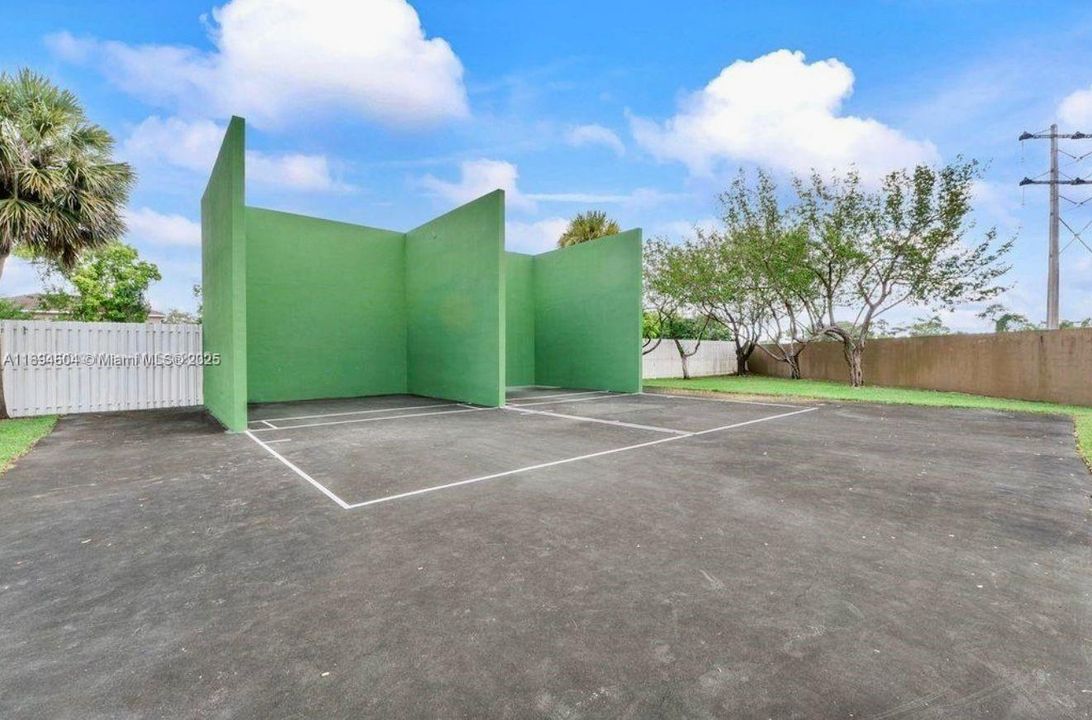 Active With Contract: $4,150 (4 beds, 2 baths, 2174 Square Feet)