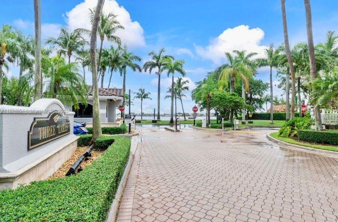 Active With Contract: $4,150 (4 beds, 2 baths, 2174 Square Feet)