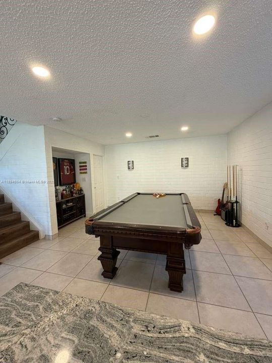 Active With Contract: $4,150 (4 beds, 2 baths, 2174 Square Feet)