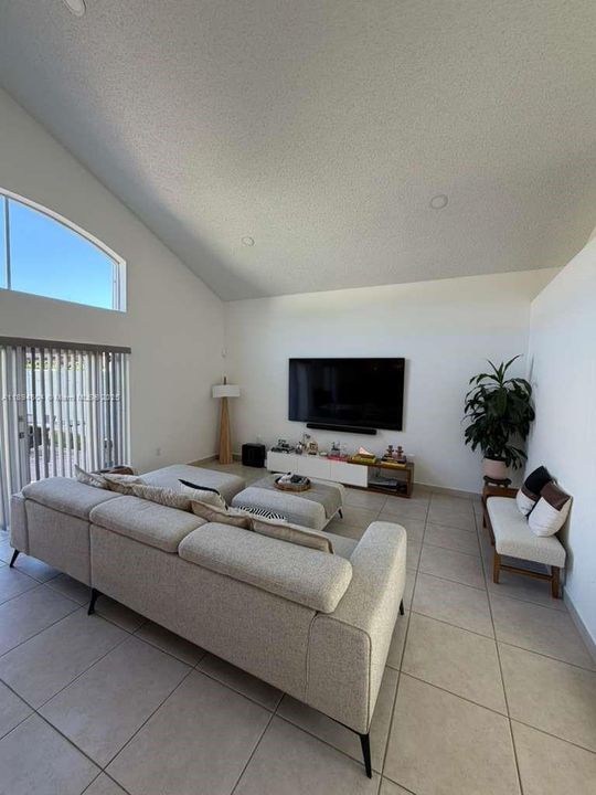 Active With Contract: $4,150 (4 beds, 2 baths, 2174 Square Feet)