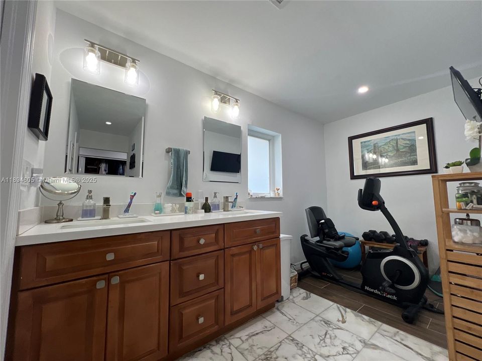 For Rent: $12,000 (4 beds, 3 baths, 3018 Square Feet)