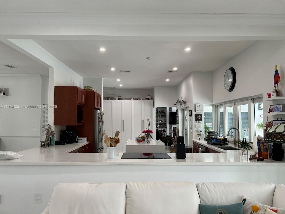 For Rent: $12,000 (4 beds, 3 baths, 3018 Square Feet)