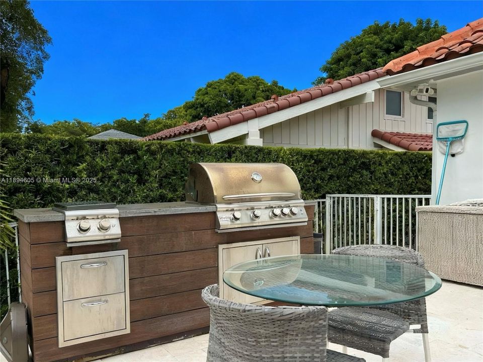 For Rent: $12,000 (4 beds, 3 baths, 3018 Square Feet)