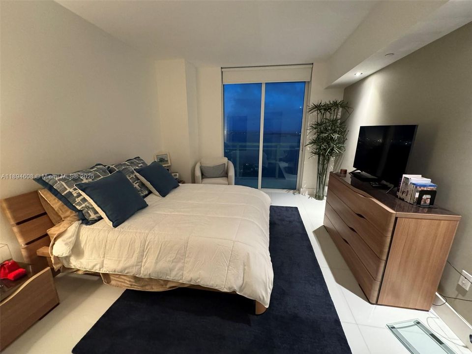 待售: $1,150,000 (2 贝兹, 2 浴室, 1278 平方英尺)