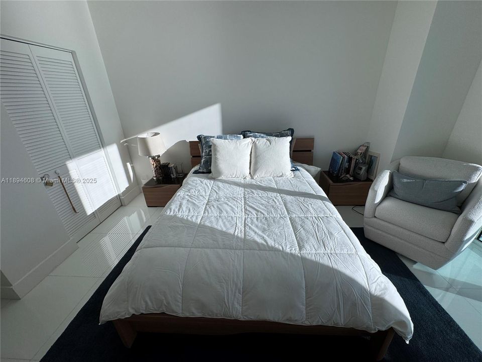 待售: $1,150,000 (2 贝兹, 2 浴室, 1278 平方英尺)