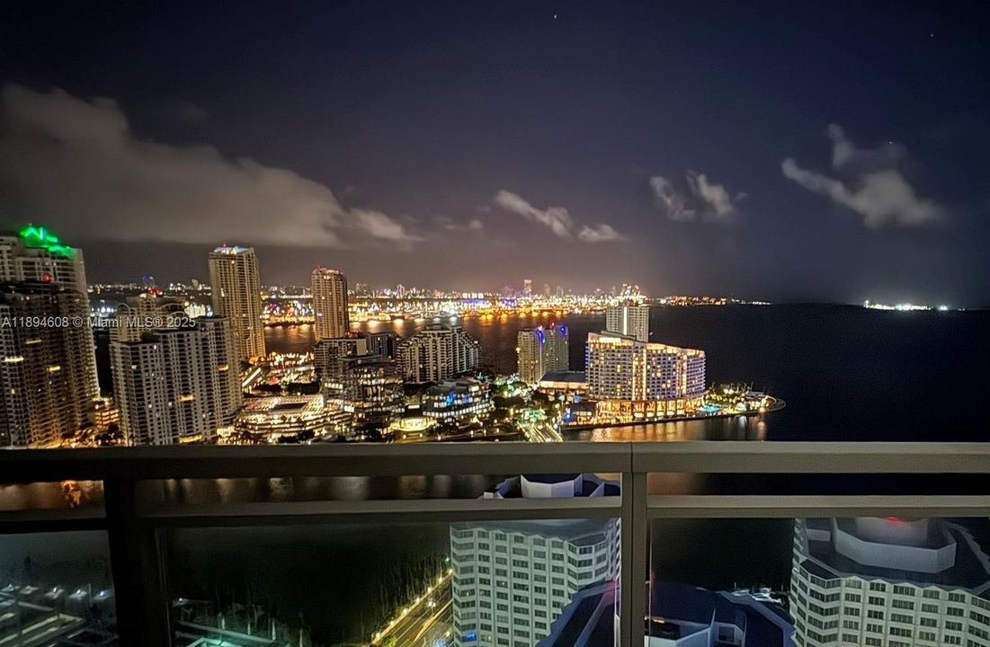 待售: $1,150,000 (2 贝兹, 2 浴室, 1278 平方英尺)