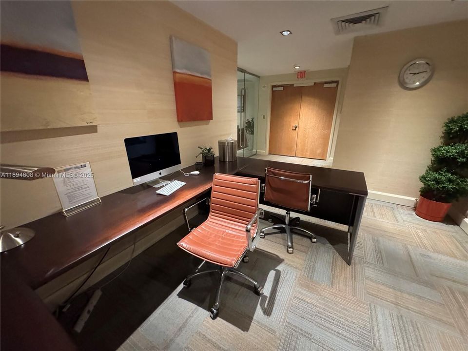 待售: $1,150,000 (2 贝兹, 2 浴室, 1278 平方英尺)