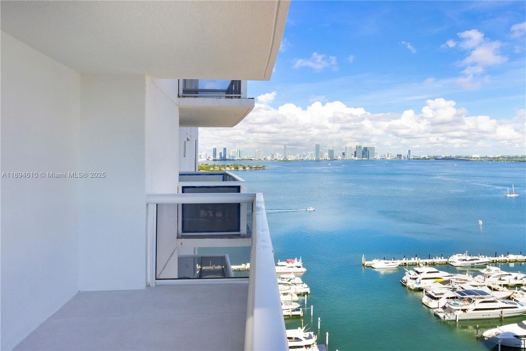 For Rent: $6,000 (2 beds, 2 baths, 1140 Square Feet)