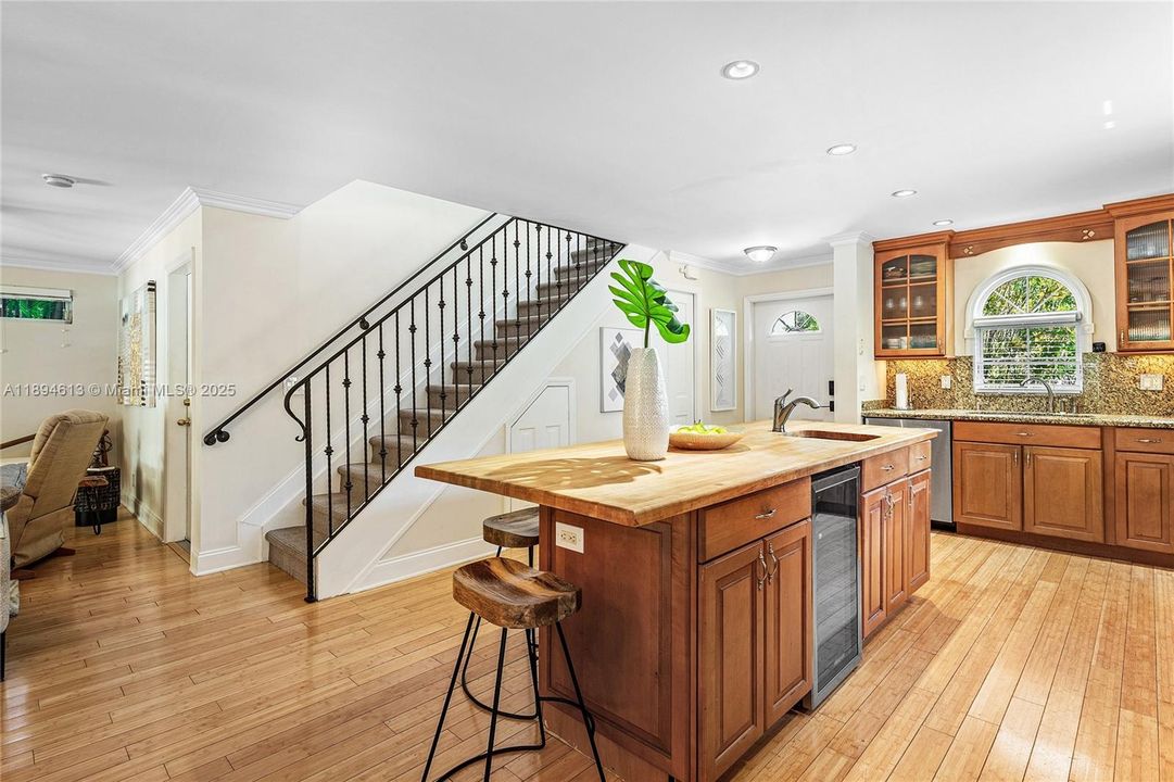 For Sale: $1,399,000 (3 beds, 2 baths, 1596 Square Feet)