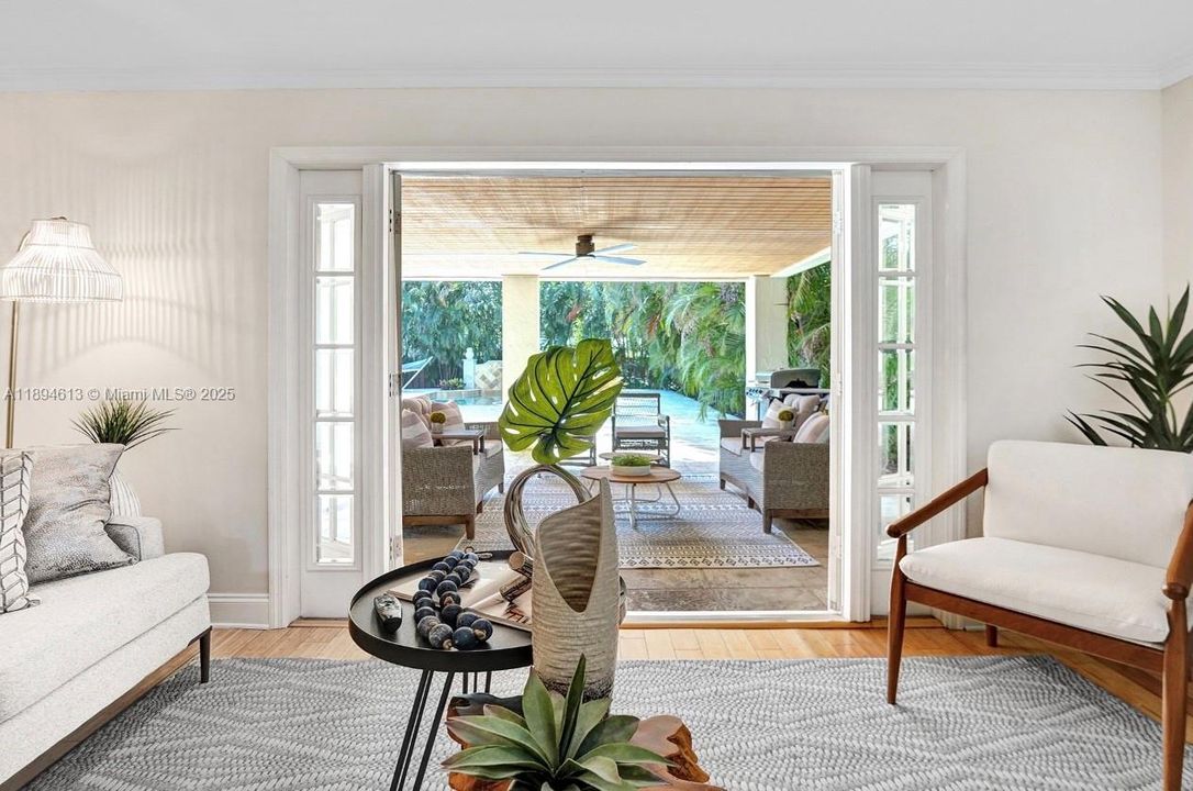 For Sale: $1,399,000 (3 beds, 2 baths, 1596 Square Feet)