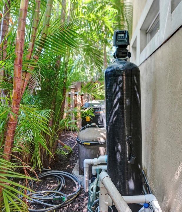 For Sale: $1,399,000 (3 beds, 2 baths, 1596 Square Feet)