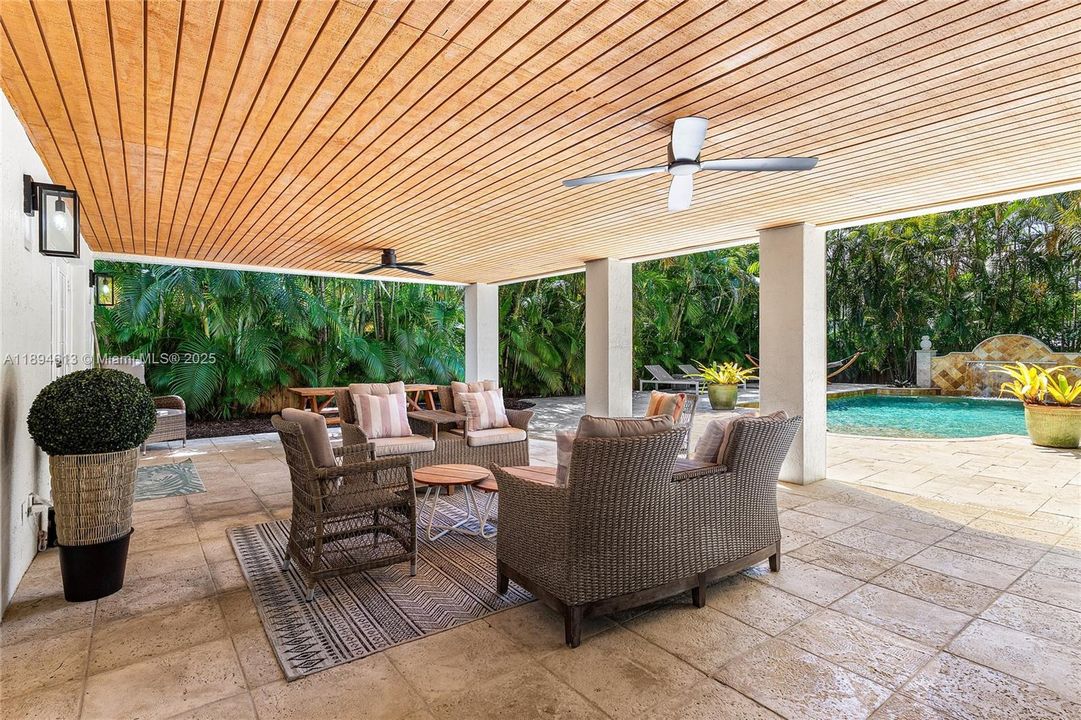 For Sale: $1,399,000 (3 beds, 2 baths, 1596 Square Feet)