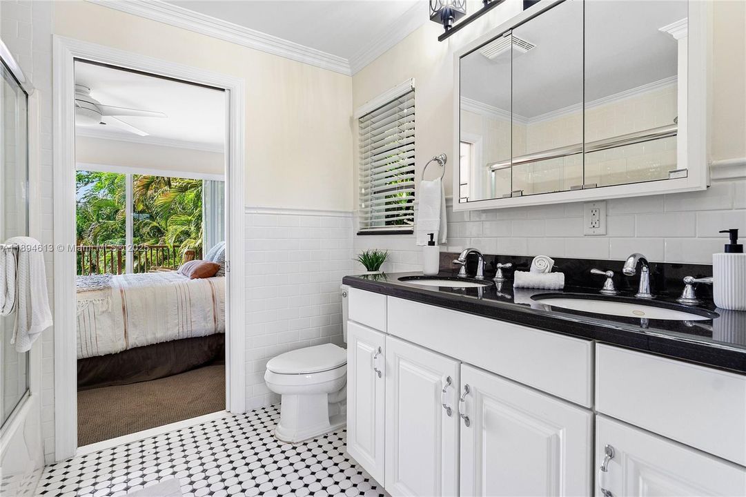 For Sale: $1,399,000 (3 beds, 2 baths, 1596 Square Feet)