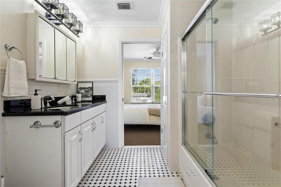 For Sale: $1,399,000 (3 beds, 2 baths, 1596 Square Feet)