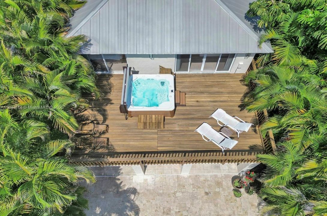 For Sale: $1,399,000 (3 beds, 2 baths, 1596 Square Feet)