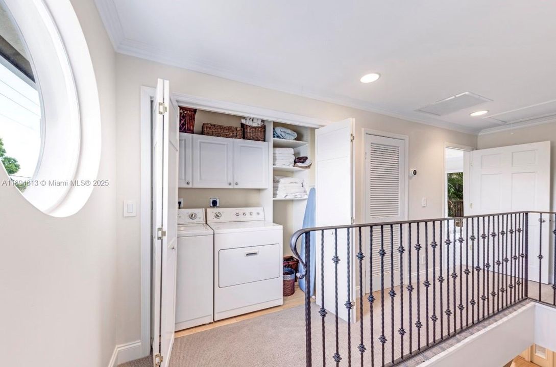 For Sale: $1,399,000 (3 beds, 2 baths, 1596 Square Feet)