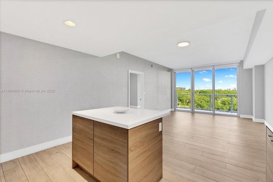 Recently Rented: $3,600 (2 beds, 2 baths, 1122 Square Feet)