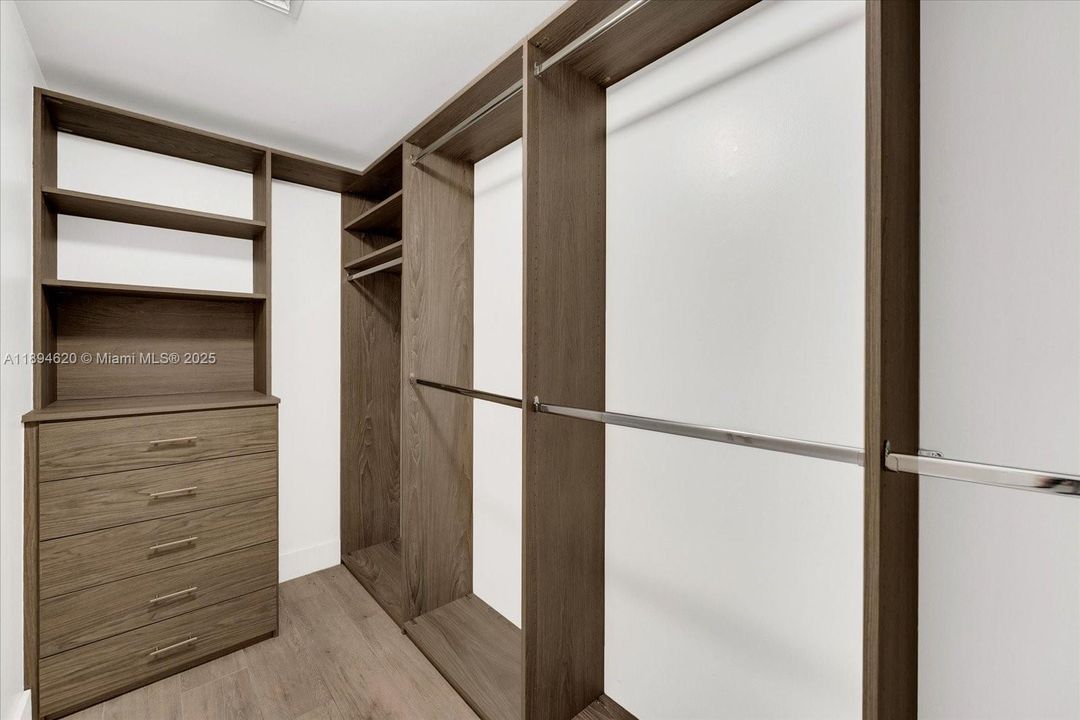 Recently Rented: $3,600 (2 beds, 2 baths, 1122 Square Feet)