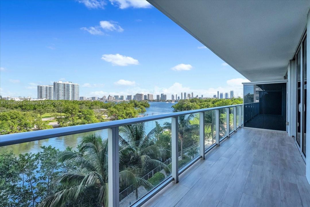 Recently Rented: $3,600 (2 beds, 2 baths, 1122 Square Feet)