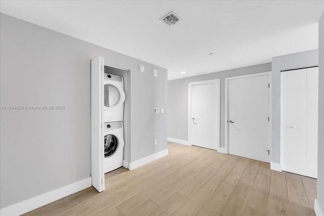 Recently Rented: $3,600 (2 beds, 2 baths, 1122 Square Feet)