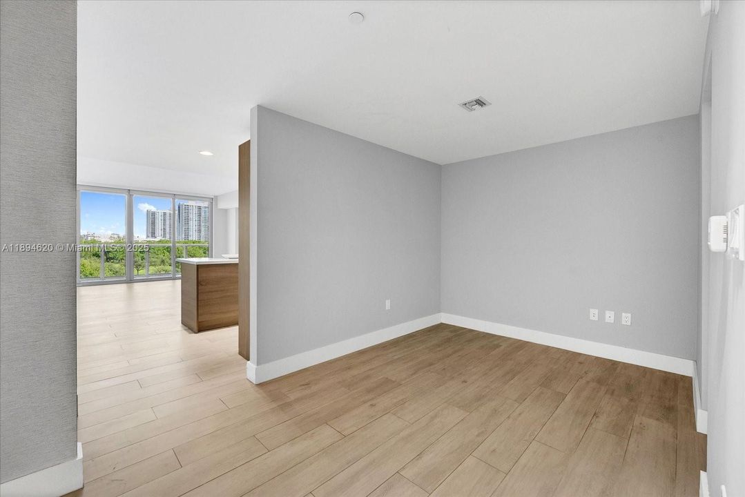 Recently Rented: $3,600 (2 beds, 2 baths, 1122 Square Feet)