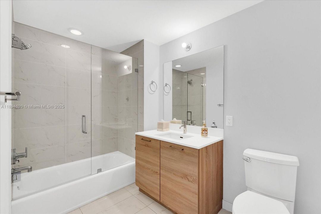 Recently Rented: $3,600 (2 beds, 2 baths, 1122 Square Feet)