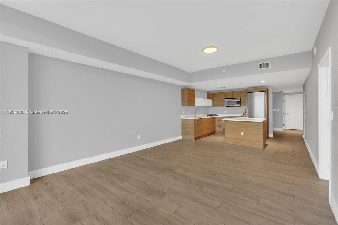 Recently Rented: $3,600 (2 beds, 2 baths, 1122 Square Feet)