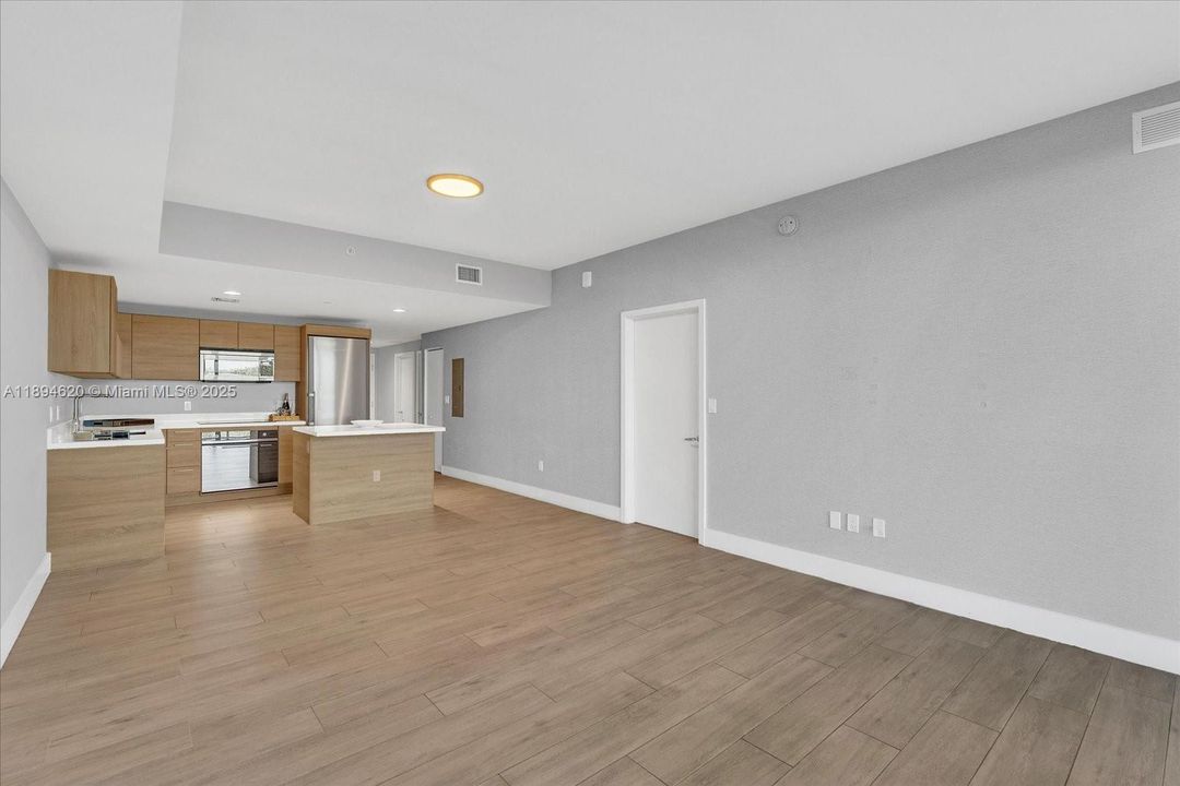 Recently Rented: $3,600 (2 beds, 2 baths, 1122 Square Feet)