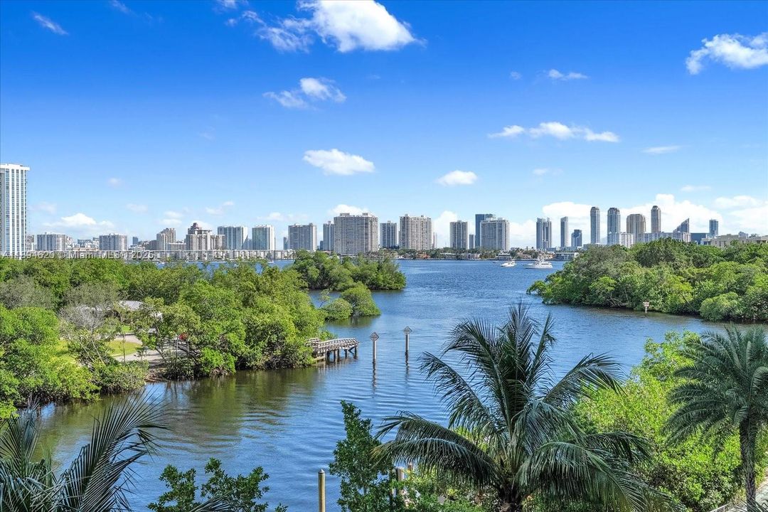 Recently Rented: $3,600 (2 beds, 2 baths, 1122 Square Feet)