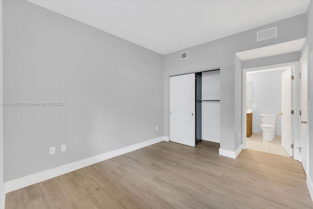 Recently Rented: $3,600 (2 beds, 2 baths, 1122 Square Feet)