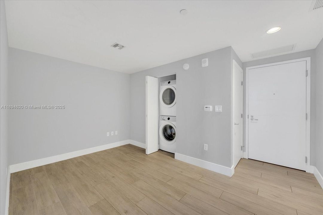 Recently Rented: $3,600 (2 beds, 2 baths, 1122 Square Feet)