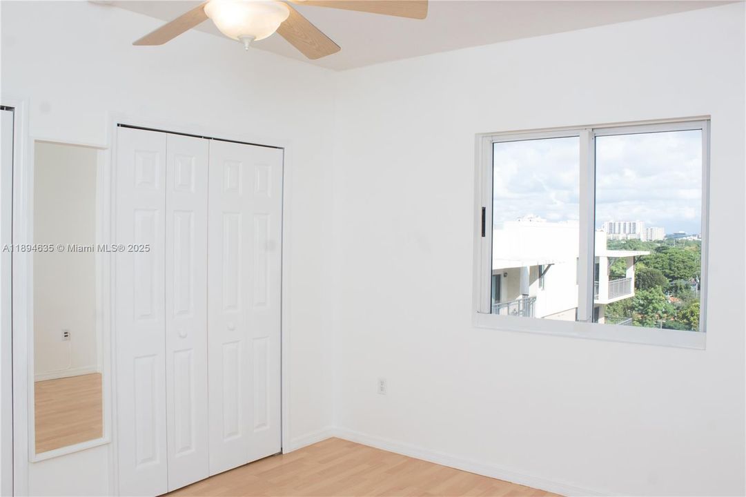 Active With Contract: $2,100 (1 beds, 1 baths, 615 Square Feet)