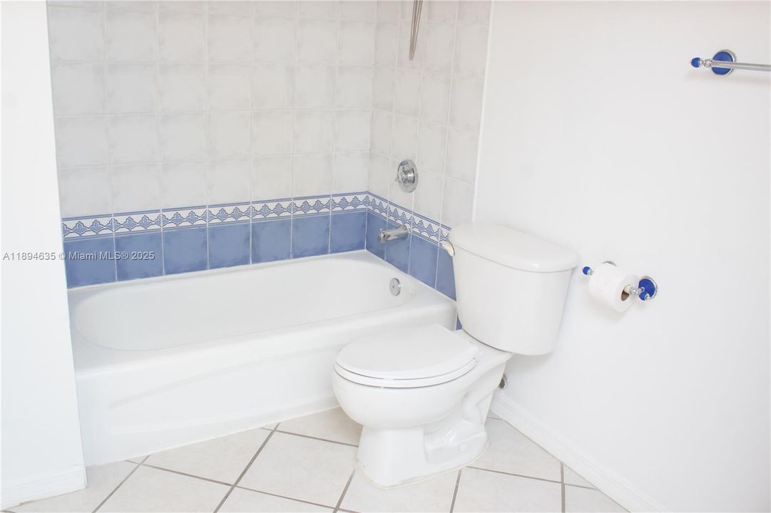 Active With Contract: $2,100 (1 beds, 1 baths, 615 Square Feet)