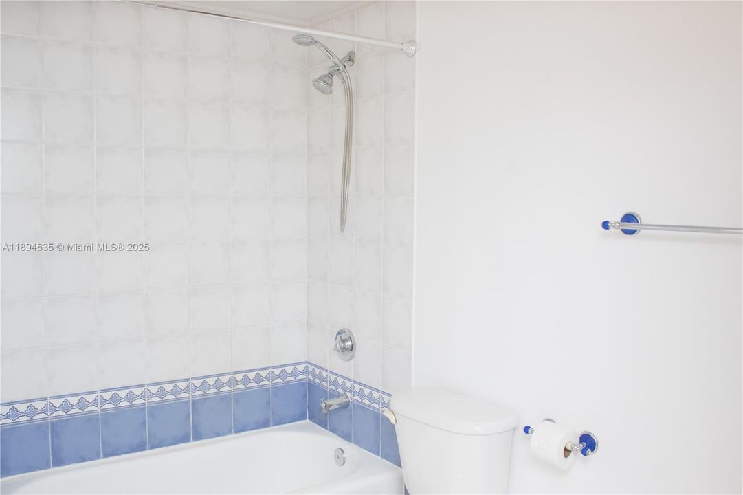 Active With Contract: $2,100 (1 beds, 1 baths, 615 Square Feet)