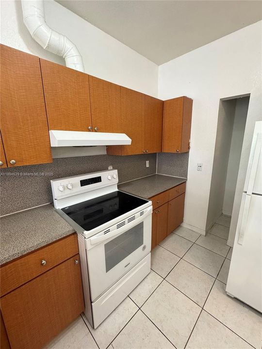 For Rent: $2,100 (2 beds, 2 baths, 1000 Square Feet)