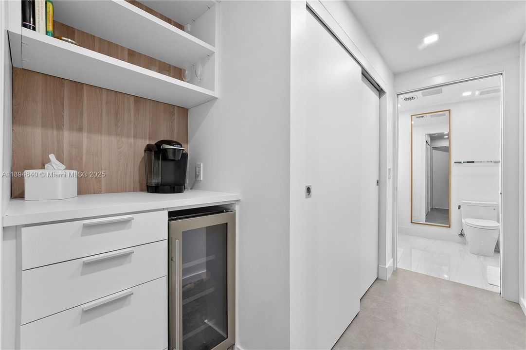 待售: $1,575,000 (1 贝兹, 2 浴室, 1030 平方英尺)