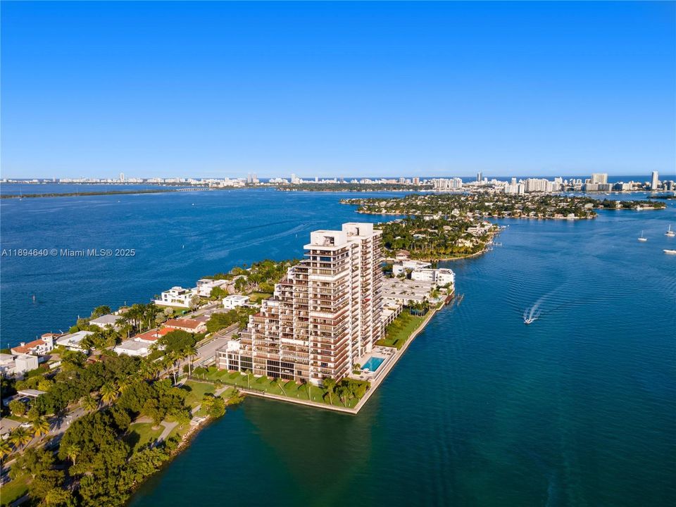 待售: $1,575,000 (1 贝兹, 2 浴室, 1030 平方英尺)