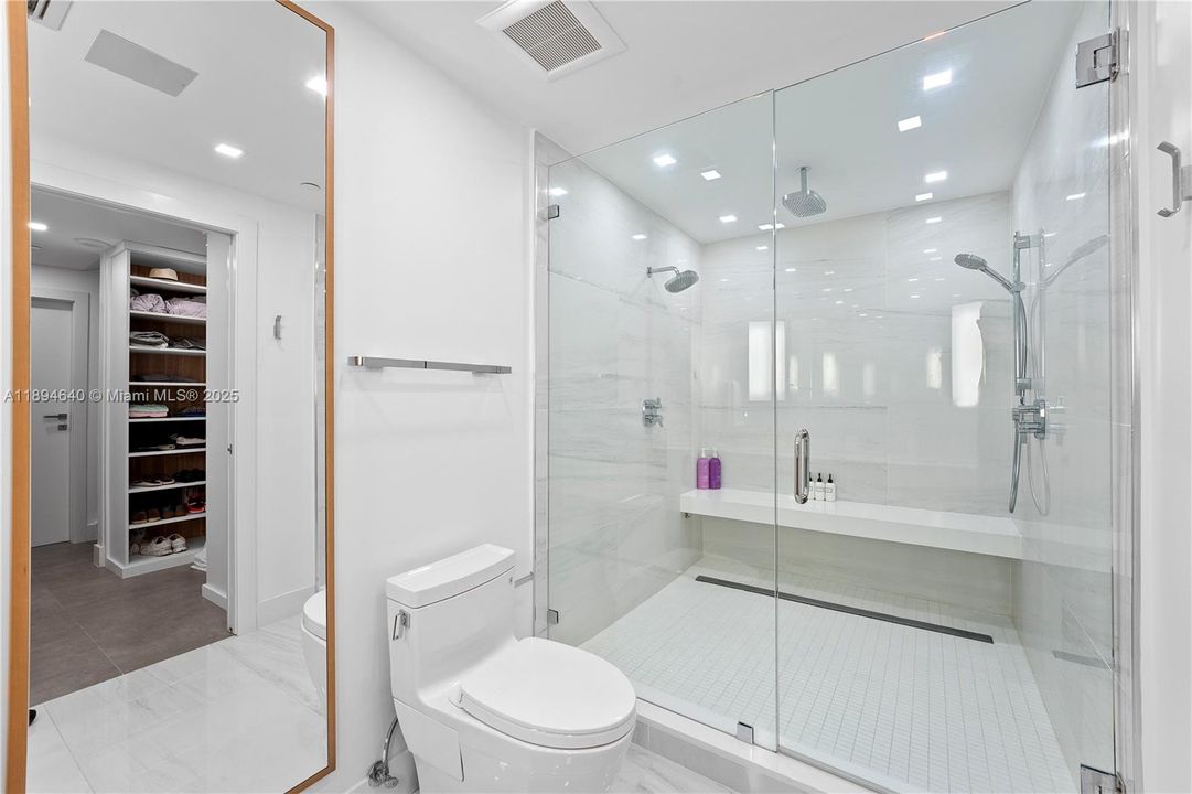 待售: $1,575,000 (1 贝兹, 2 浴室, 1030 平方英尺)