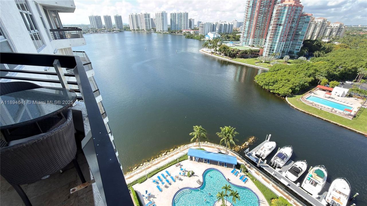 Recently Rented: $3,700 (2 beds, 2 baths, 1365 Square Feet)