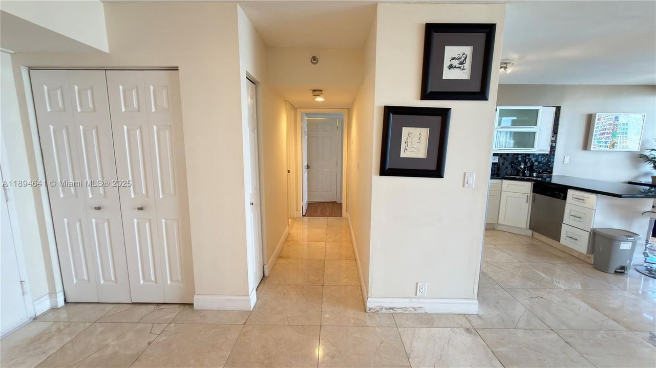 Recently Rented: $3,700 (2 beds, 2 baths, 1365 Square Feet)