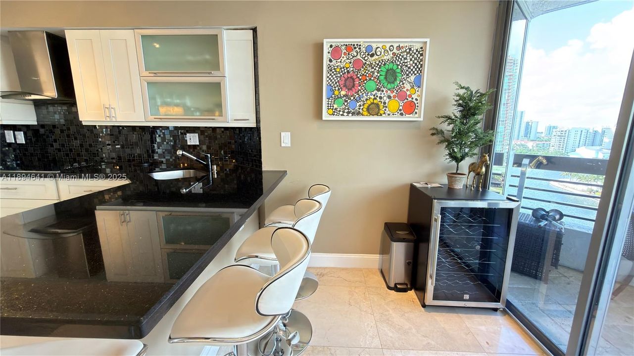 Recently Rented: $3,700 (2 beds, 2 baths, 1365 Square Feet)