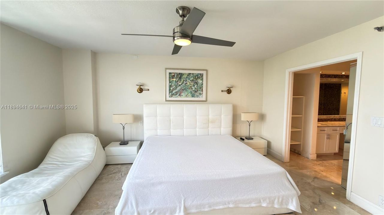 Recently Rented: $3,700 (2 beds, 2 baths, 1365 Square Feet)