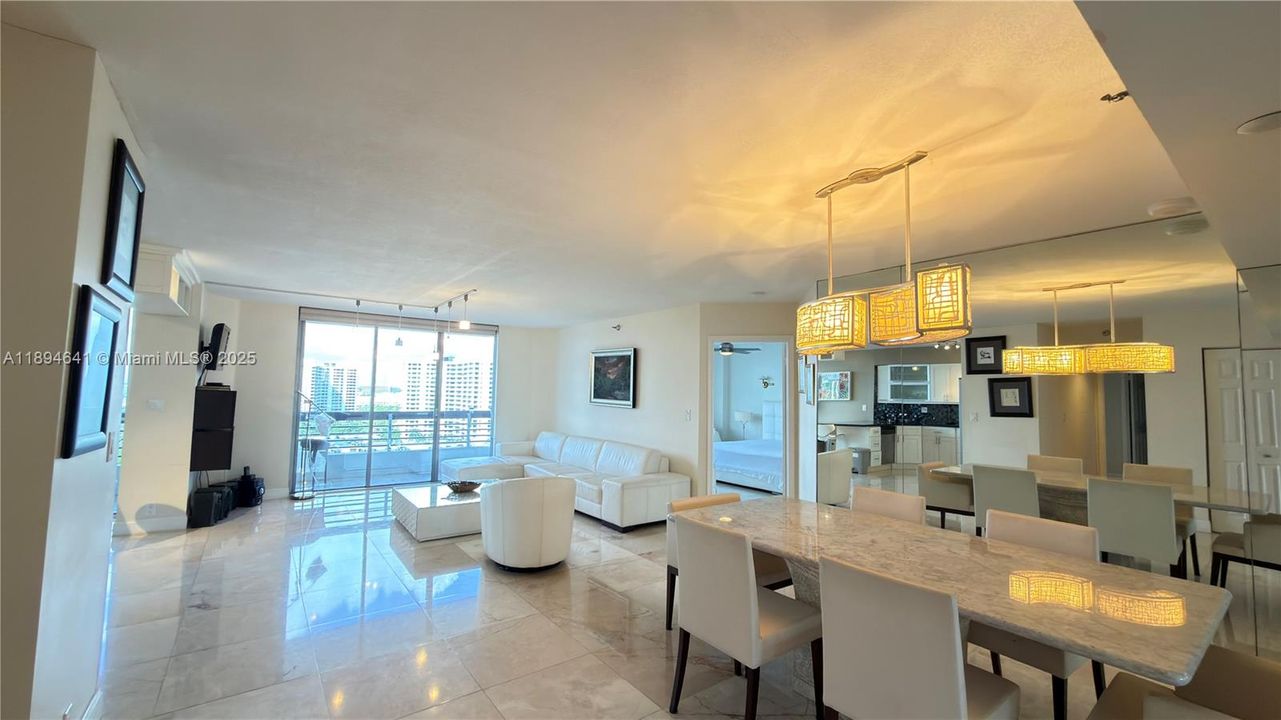 Recently Rented: $3,700 (2 beds, 2 baths, 1365 Square Feet)