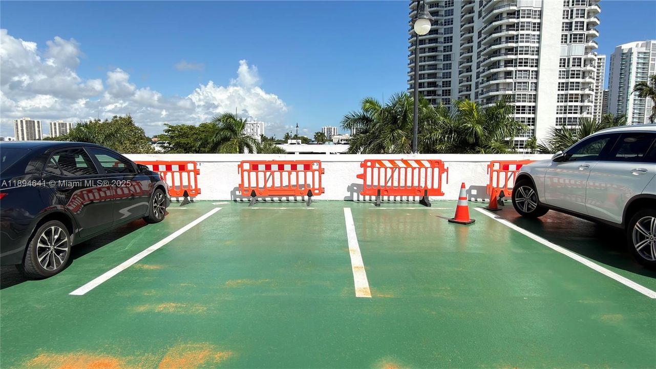 Recently Rented: $3,700 (2 beds, 2 baths, 1365 Square Feet)