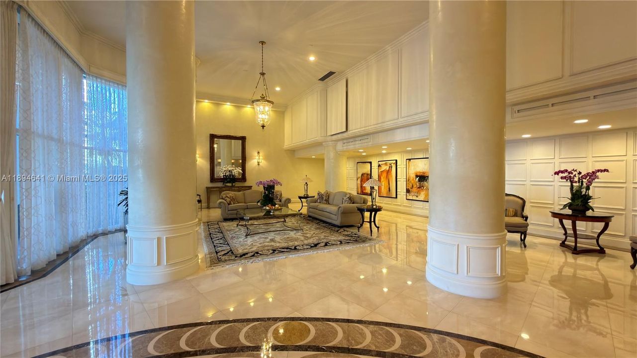 Recently Rented: $3,700 (2 beds, 2 baths, 1365 Square Feet)