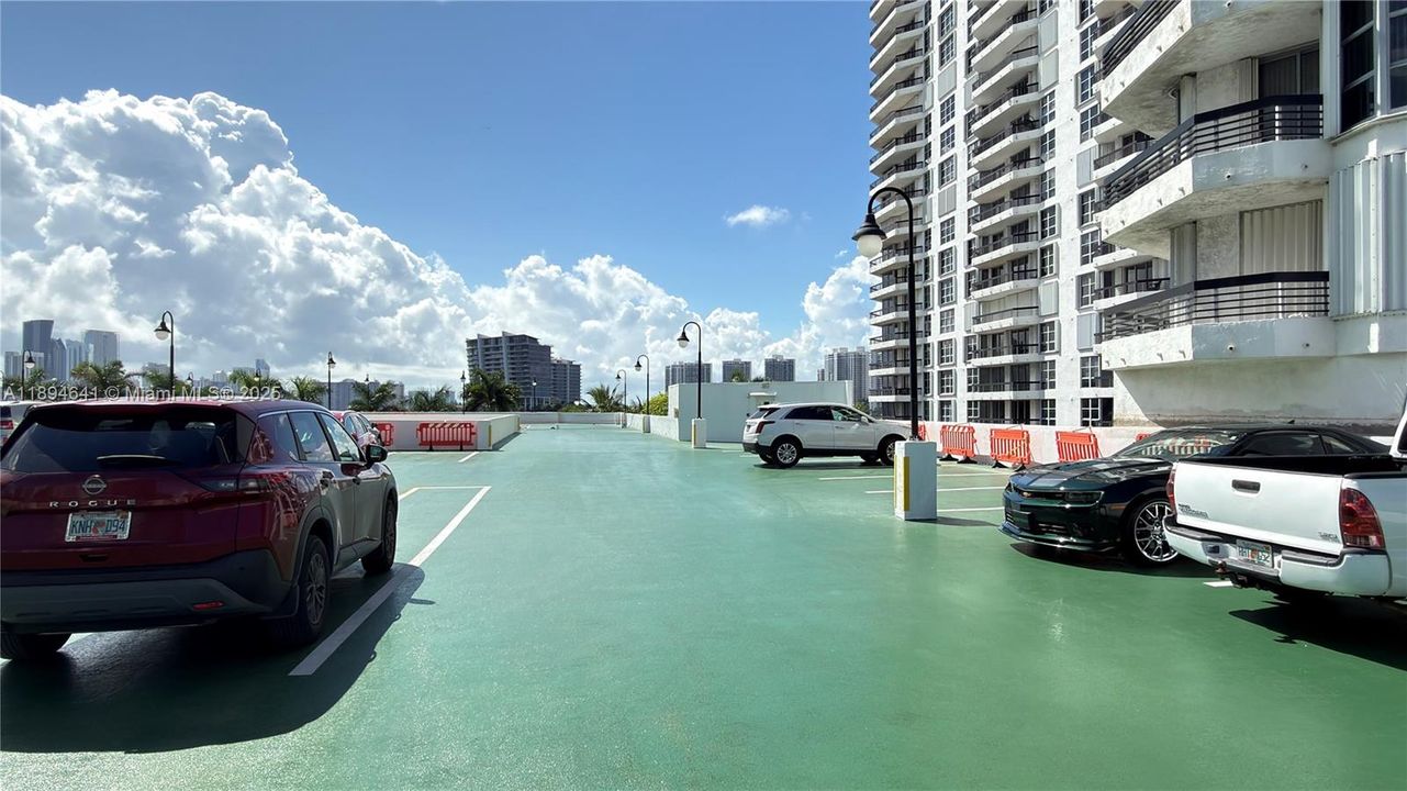 Recently Rented: $3,700 (2 beds, 2 baths, 1365 Square Feet)